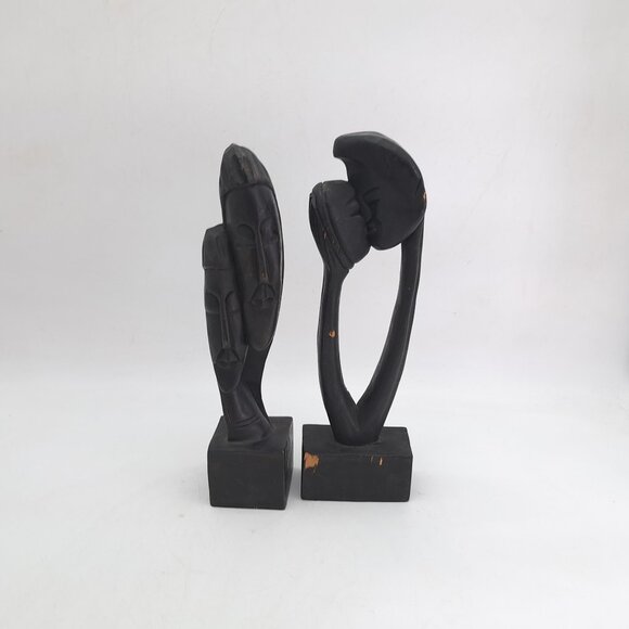 Pair of Couples Statues - Picture 1 of 11